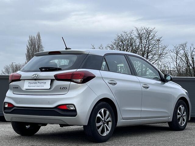 Hyundai I 20 1.0 T-GDI 100PK Automaat Comfort | Geïntegreerde navigatie | Android Auto Apple Carplay | Camera & Pdc | Stoel & stuurverwarming |