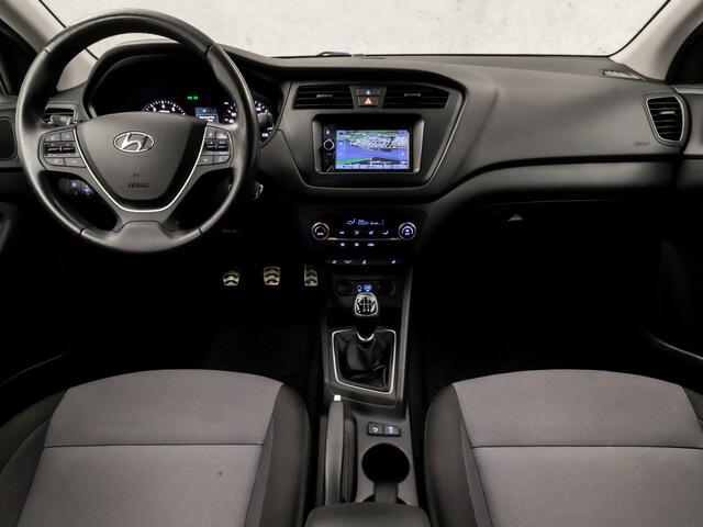 Hyundai I 20 1.0 T-GDI Active Sport (NAVIGATIE, CLIMATE, STOELVERWARMING, GETINT GLAS, SPORTSTOELEN, LM VELGEN, PARKEERSENSOREN, CRUISE, NIEUWE APK, NIEUWSTAAT)