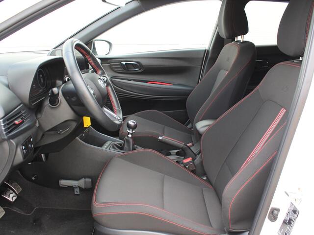 Hyundai I 20 1.0 T-GDI N Line 100PK / Navigatie + Apple Carplay/Android Auto / Achteruitrijcamera / Airco / Cruise Control / 17" Lichtmetalen Velgen /
