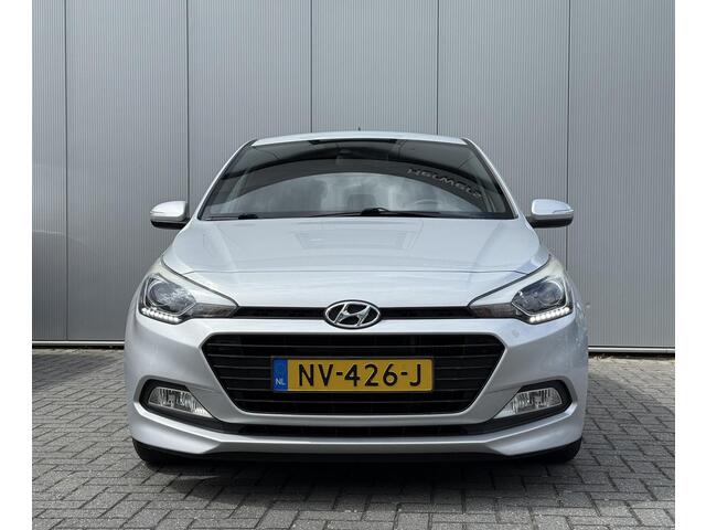 Hyundai I 20 1.0 T-GDI Go! / Navigatie / Airco / Achteruitrijcamera / Lichtmetaal / Multifunctioneel Stuur / NL Auto /