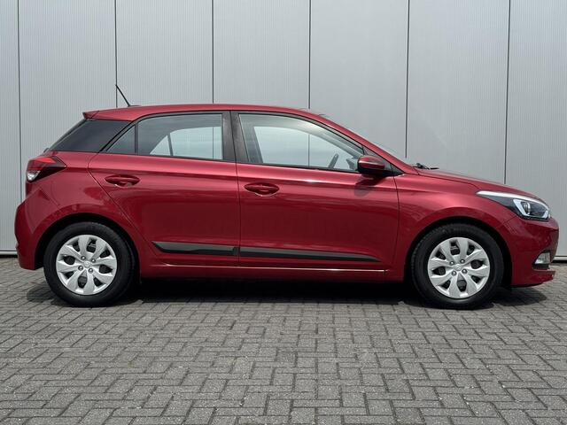 Hyundai I 20 1.0 T-GDI Comfort / Navigatie / Airco / Trekhaak / Cruise Control / Achteruitrijcamera / NL Auto /