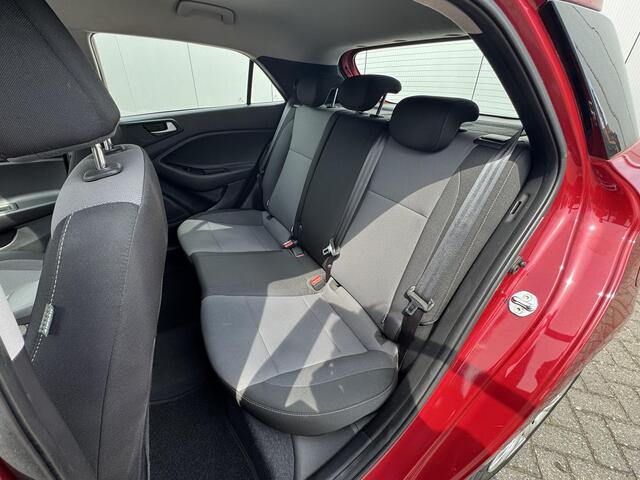 Hyundai I 20 1.0 T-GDI Comfort / Navigatie / Airco / Trekhaak / Cruise Control / Achteruitrijcamera / NL Auto /