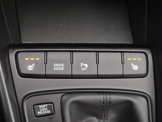Hyundai I 20 1.0 T-GDI Comfort Automaat / Navigatie via Apple Carplay of Android Auto / Stuur-, en Stoel verwarming / Achteruitrijcamera / Trekgewicht 1110 kg / cruise control / Climate control / Parkeersensoren achter /