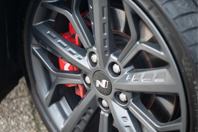 Hyundai I 20 1.6 N 204pk | Milltek Uitlaat | Zwart dak | Navi | Camera | Keyless