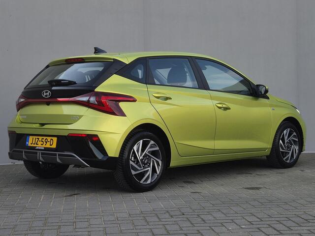 Hyundai I 20 1.0 T-GDI Premium / Fabrieksgarantie tot 02-2029 / Dealer onderhouden / Allseason banden / Trekhaak afneembaar / Stuur-, Stoel en Achterbank verwarming / Trekgewicht 1110 kg / Achteruitrijcamera / Keyless Entry/Start /