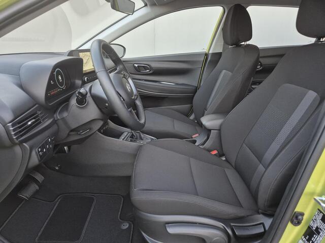 Hyundai I 20 1.0 T-GDI Premium / Fabrieksgarantie tot 02-2029 / Dealer onderhouden / Allseason banden / Trekhaak afneembaar / Stuur-, Stoel en Achterbank verwarming / Trekgewicht 1110 kg / Achteruitrijcamera / Keyless Entry/Start /