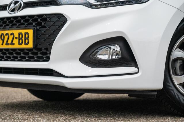 Hyundai I 20 1.0 T-GDI Comfort Automaat | Navi | Apple CarPlay | Camera | Trekhaak | 4-Season