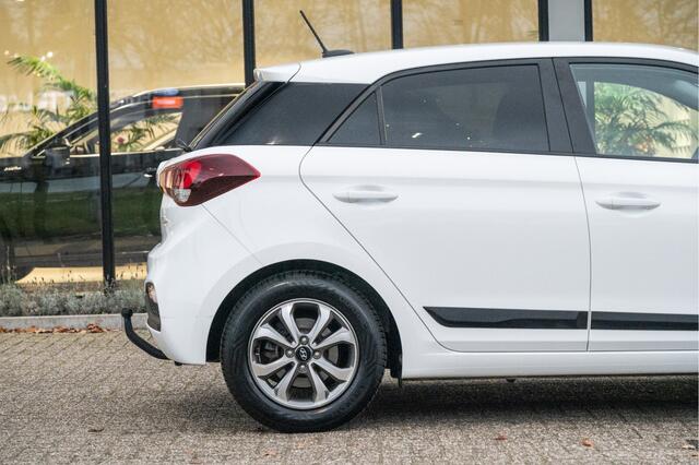 Hyundai I 20 1.0 T-GDI Comfort Automaat | Navi | Apple CarPlay | Camera | Trekhaak | 4-Season