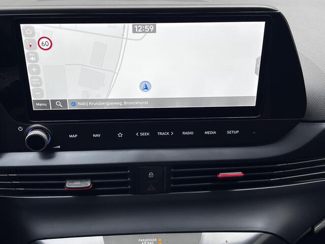 Hyundai I 20 1.0 T-GDI N Line 100 pk / Fabrieksgarantie tot 09-2027** / Navigatie / Apple Carplay Android / Stuur- en stoelverwarming / 17" LM wielen / Winterwielenset tegen meerprijs ¤ 499 /