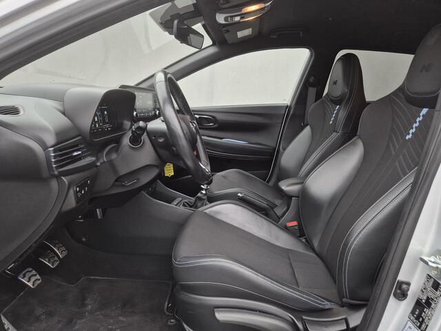 Hyundai I 20 N 1.6 N 204pk Handgeschakeld / Fabrieksgarantie tot 04-2028 / Dealer onderhouden / Achteruitrijcamera / Apple Carplay Android Auto / Cruise control / Parkeersensoren achter / Lichtmetalen wielen 18" /