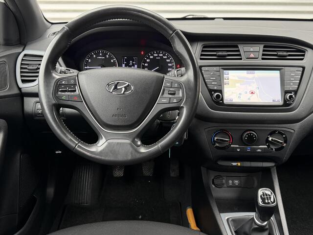 Hyundai I 20 1.0 T-GDI Black Edition Navi,Camera,Airco,Cruise,PDC,Trekhaak,LM Velgen,N.A.P,101pk,Volledig Dealer Onderhouden,APK tot 01-2027