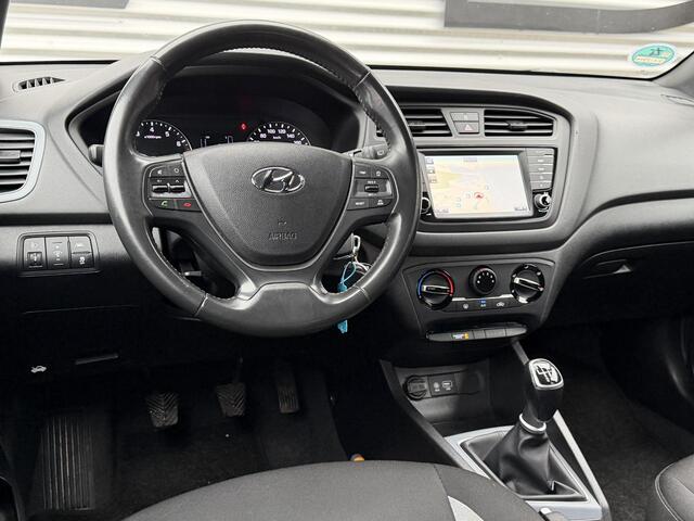 Hyundai I 20 1.0 T-GDI Black Edition Navi,Camera,Airco,Cruise,PDC,Trekhaak,LM Velgen,N.A.P,101pk,Volledig Dealer Onderhouden,APK tot 01-2027