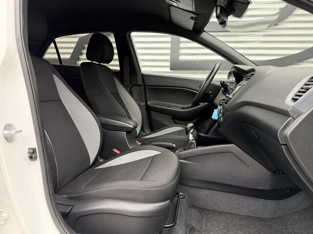 Hyundai I 20 1.0 T-GDI Black Edition Navi,Camera,Airco,Cruise,PDC,Trekhaak,LM Velgen,N.A.P,101pk,Volledig Dealer Onderhouden,APK tot 01-2027