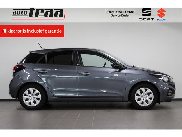 Hyundai I 20 1.2 HP i-Motion Premium Stoel + stuur verwarming / Trekhaak / Achteruitrijcamera /
