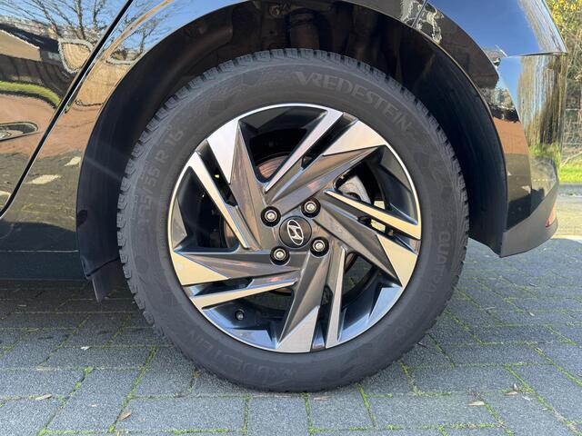 Hyundai I 20 Comfort Smart 1.0 T-GDI 100pk | APPLE CARPLAY / ANDROID AUTO | ALL SEASON BANDEN | CAMERA | PARKEERSENSOREN | NAVI | DODEHOEKBEW. |