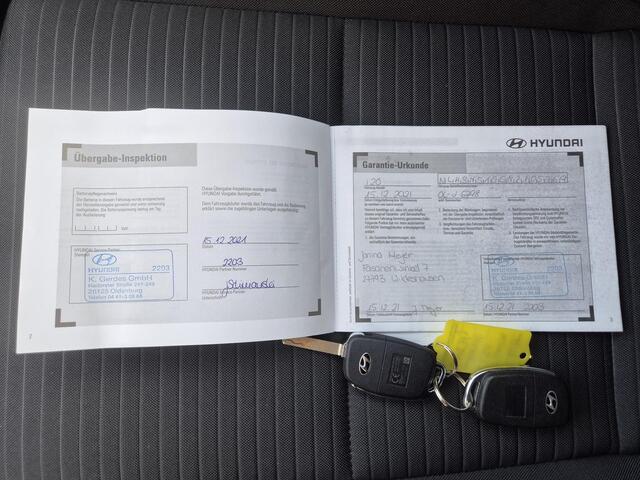 Hyundai I 20 1.0 T-GDI Comfort Smart Automaat / Dealer onderhouden / Stuur- & Stoelverwarming / Navigatie / Achteruitrijcamera / Apple Carplay Android / Bose Audio Systeem / Climate control / Cruise control /