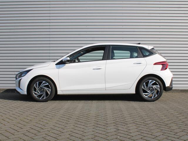 Hyundai I 20 1.2 MPI Comfort | BTW Auto | Stuur-/stoelverwarming | Camera | Navi | Apple Carplay | Android Auto | Cruise | 16" LM | All seasons | Airco |