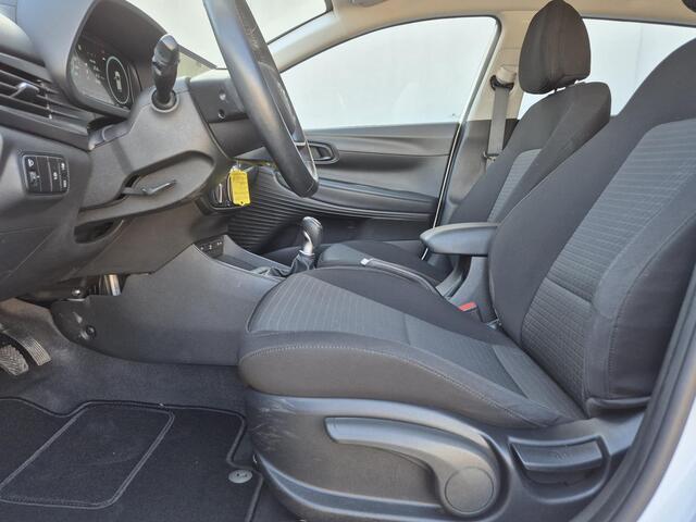 Hyundai I 20 1.0 T-GDI Comfort Smart Handgeschakeld / All season banden / Airco / Cruise control / Achteruitrijcamera / Trekgewicht 1110 kg / Apple Carplay Android Auto / Parkeersensoren achter / Elektrische ramen voor en achter /