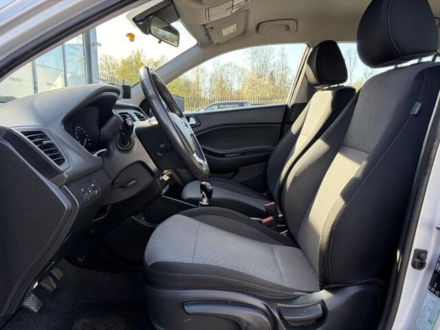 Hyundai I 20 1.0 T-GDI i-Motion Trekhaak,Airco,Cruise,102pk,Rijstrooksensor,Pdc,Lm velgen,4x Elekt.Ramen,N.A.P,Apk tot 08-2026
