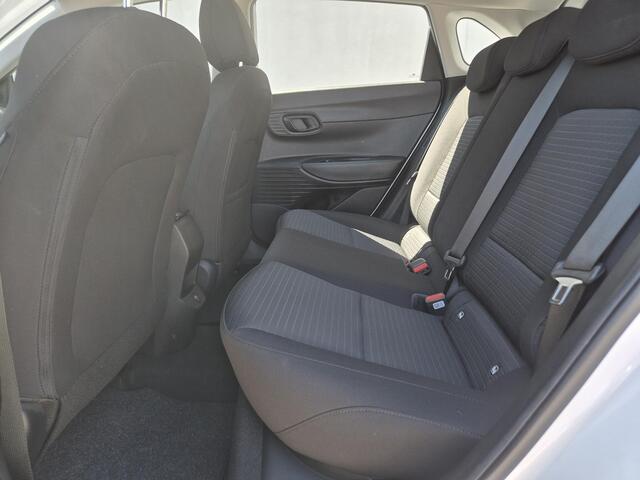 Hyundai I 20 1.0 T-GDI Comfort Smart / Dealer onderhouden / Navigatie via Apple Carplay of Android Auto / Stuur- & Stoelverwarming / Achteruitrijcamera / Climate control / Cruise control / Parkeersensoren achter /