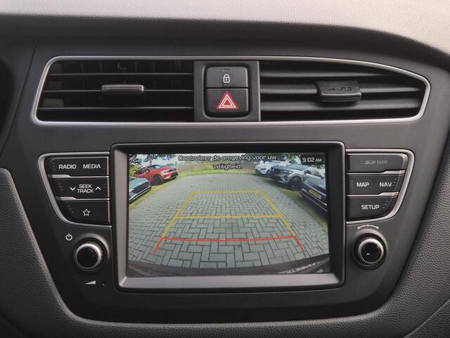 Hyundai I 20 1.0 T-GDI Comfort / Dealer onderhouden / Cruise control / Navigatie / Achteruitrijcamera / Apple Carplay Android Auto / Climate control / Parkeersensoren achter / Lichtmetalen wielen 15" /