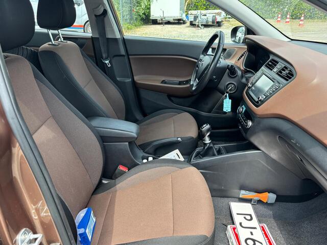 Hyundai I 20 BWJ 2017 | 1.0 T-GDI 100PK Comfort | TREKHAAK | CLIMA | CAMERA | CRUISE | NAVI | PDC |