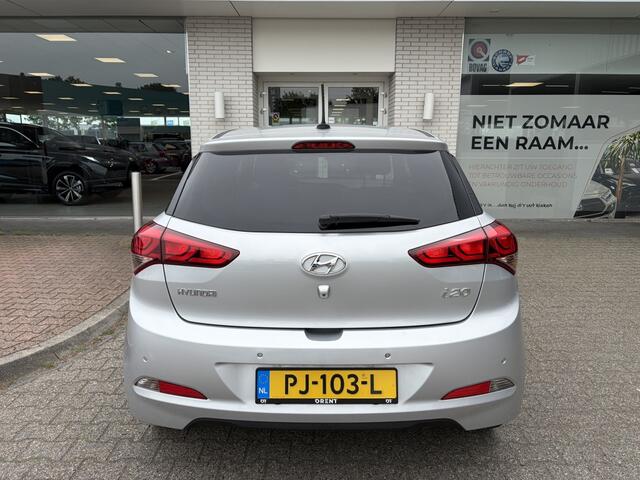 Hyundai I 20 1.0 T-GDI Black Edition | All-season | Cruise control | Navi