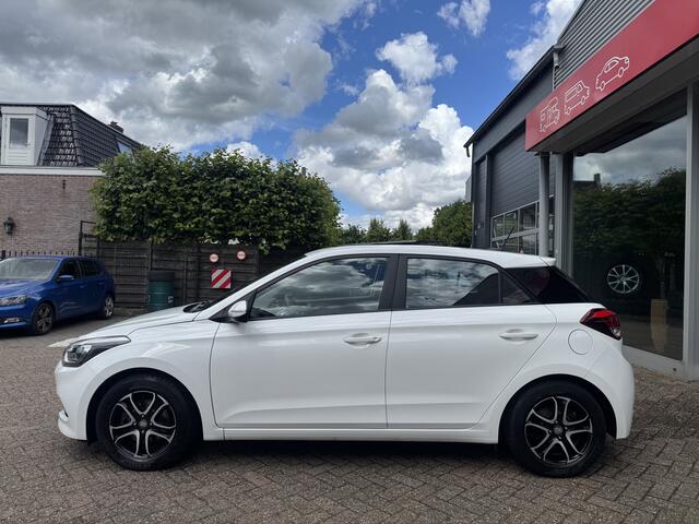 Hyundai I 20 1.0 T-GDI Comfort 1e eigenaar, Trekhaak, Camera, Cruise, Navi, Bluetooth, LM velgen