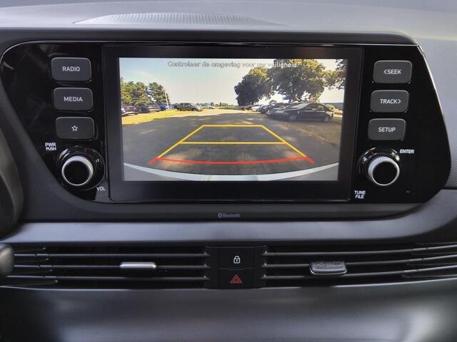 Hyundai I 20 1.0 T-GDI Comfort / Achteruitrijcamera / Stuur- & Stoelverwarming / Navigatie via Apple Carplay of Android Auto / Cruise control / Trekgewicht 1110 kg / Parkeersensoren achter / Lichtmetalen wielen 16" /