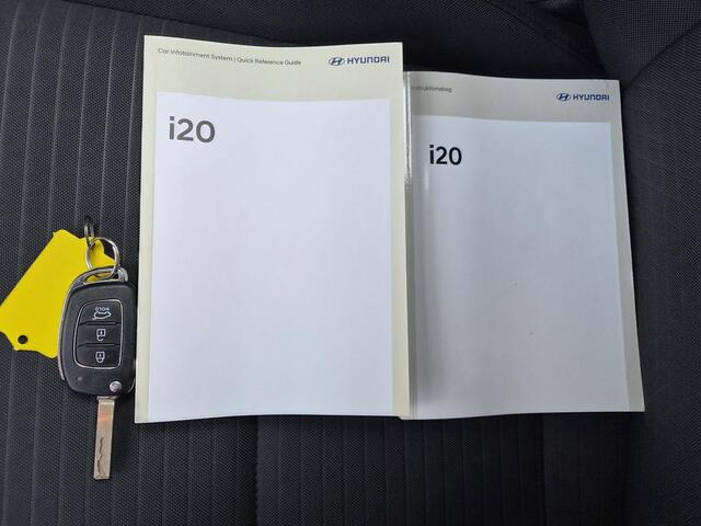 Hyundai I 20 1.0 T-GDI Comfort / Achteruitrijcamera / Stuur- & Stoelverwarming / Navigatie via Apple Carplay of Android Auto / Cruise control / Trekgewicht 1110 kg / Parkeersensoren achter / Lichtmetalen wielen 16" /