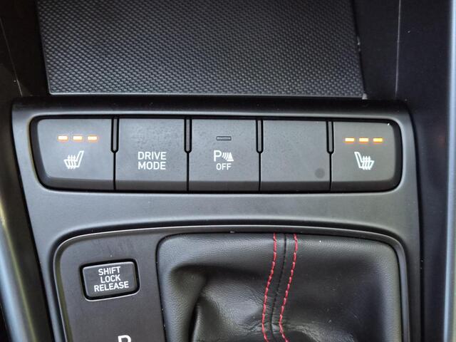 Hyundai I 20 1.0 T-GDI N Line / Stuur- & Stoelverwarming / Achteruitrijcamera / Navigatie via Apple Carplay of Android Auto / Cruise control / Climate control / Lane assist /
