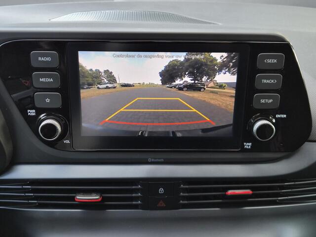 Hyundai I 20 1.0 T-GDI N-line / Navigatie via Apple Carplay of Android Auto / Stuur- & Stoel verwarming / Achteruitrijcamera / Cruise control / Parkeersensoren achter / Climate control / Trekgewicht 1110 kg /