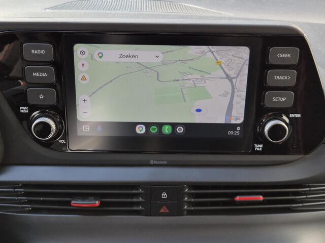 Hyundai I 20 1.0 T-GDI N-line / Navigatie via Apple Carplay of Android Auto / Stuur- & Stoel verwarming / Achteruitrijcamera / Cruise control / Parkeersensoren achter / Climate control / Trekgewicht 1110 kg /