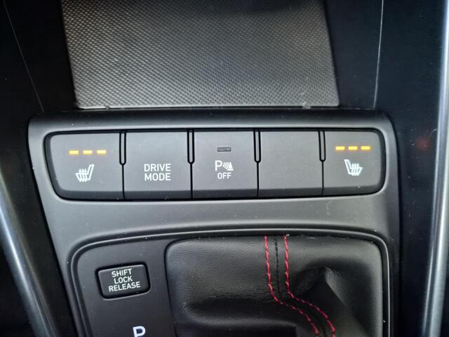 Hyundai I 20 1.0 T-GDI N-line / Navigatie via Apple Carplay of Android Auto / Stuur- & Stoel verwarming / Achteruitrijcamera / Cruise control / Parkeersensoren achter / Climate control / Trekgewicht 1110 kg /