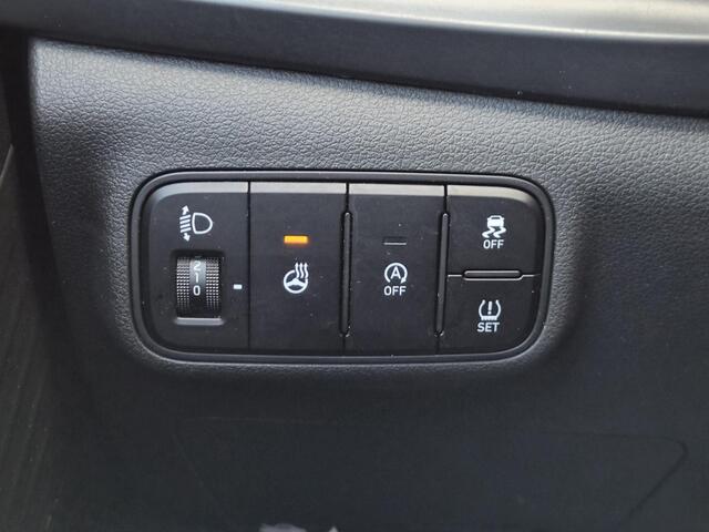 Hyundai I 20 1.0 T-GDI N-line / Navigatie via Apple Carplay of Android Auto / Stuur- & Stoel verwarming / Achteruitrijcamera / Cruise control / Parkeersensoren achter / Climate control / Trekgewicht 1110 kg /