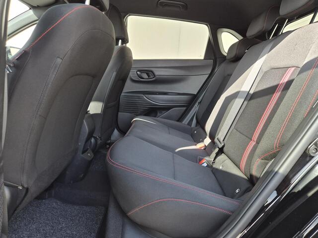 Hyundai I 20 1.0 T-GDI N-line / Navigatie via Apple Carplay of Android Auto / Stuur- & Stoel verwarming / Achteruitrijcamera / Cruise control / Parkeersensoren achter / Climate control / Trekgewicht 1110 kg /