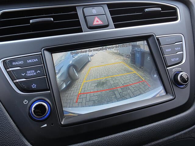 Hyundai I 20 1.2i Premium! Camera! Carplay! Nwstaat! Carpass!! VAN/VOOR Weken!