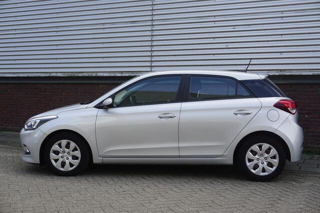 Hyundai I 20 1.0 T-GDI 100PK/Dealeronderhouden/Camera/Navi/ 2e Eigenaar.