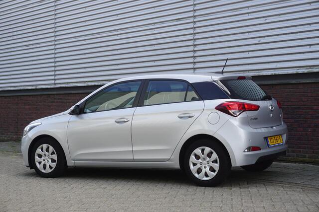 Hyundai I 20 1.0 T-GDI 100PK/Dealeronderhouden/Camera/Navi/ 2e Eigenaar.