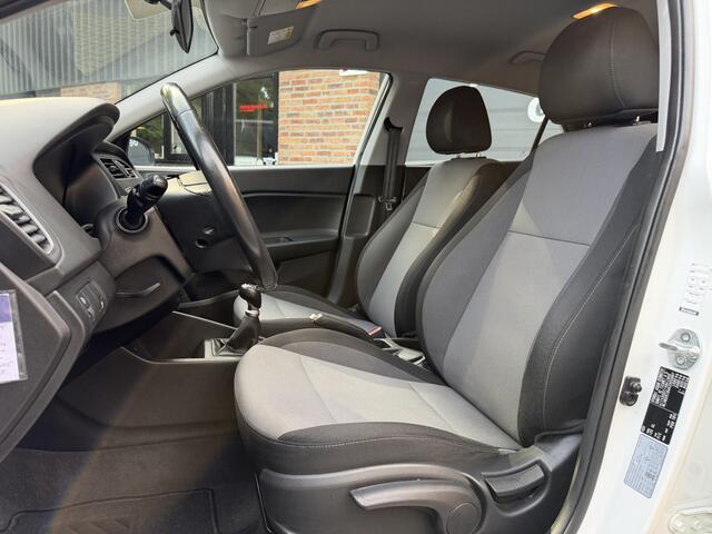 Hyundai I 20 1.2 LP i-Drive Cool Airco Stoelverwarming 4 Cilinder - Facelift