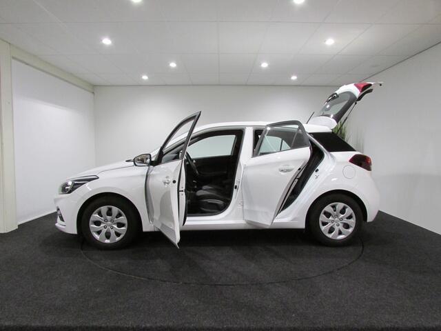 Hyundai I 20 1.0 T-GDI Comfort I NL-Auto I Apple Carplay I Achteruitrijcamera I Trekhaak I