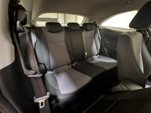Hyundai I 20 Coupé 1.0 T-GDI Comfort, Clima, Cruise, Camera, P sensoren, Led, 17 inch, Navi, Blue tooth, Prijs incl. apk, beurt en 3 mnd garantie