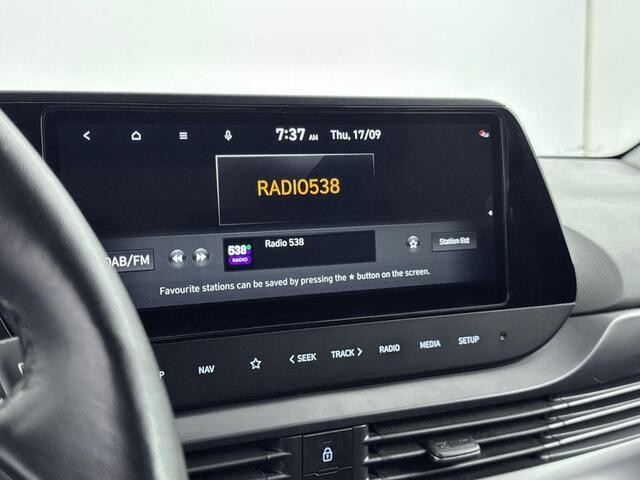 Hyundai I 20 1.0 T-GDI Premium | Afneembare trekhaak | Achteruitrij camera | Dodehoek detectie | Navigatie |