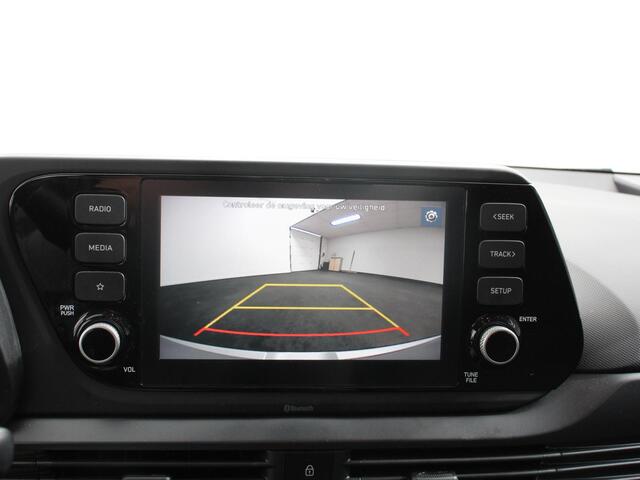 Hyundai I 20 1.2 MPI Essential Navigatie Apple CarPlay Android Auto Camera Parkeerhulp achter Cruise Control Virtual Cockpit Climate control Lichmetalen velgen – foto 3