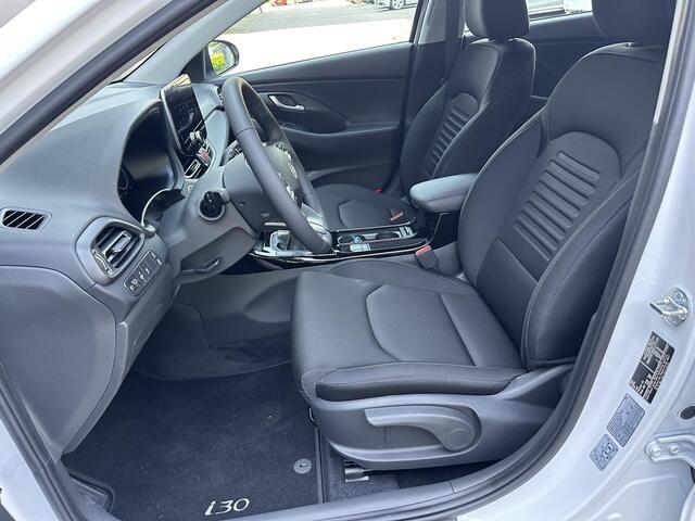 Hyundai I 30 Wagon 1.0 T-GDi MHEV Comfort / ¤3000,- Smart Bonus / Facelift / Achteruitrijcamera / Parkeersensoren V+A / Apple carplay&Android auto / Keyless /
