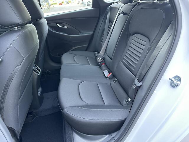 Hyundai I 30 Wagon 1.0 T-GDi MHEV Comfort / ¤3000,- Smart Bonus / Facelift / Achteruitrijcamera / Parkeersensoren V+A / Apple carplay&Android auto / Keyless /