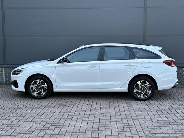 Hyundai I 30 Wagon 1.0 T-GDi MHEV Comfort / ¤3000,- Smart Bonus / Facelift / Achteruitrijcamera / Parkeersensoren V+A / Apple carplay&Android auto / Keyless /