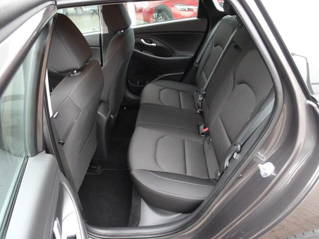 Hyundai I 30 1.4 T-GDI 140 pk Comfort Camera/PDC/Navi/18 inch