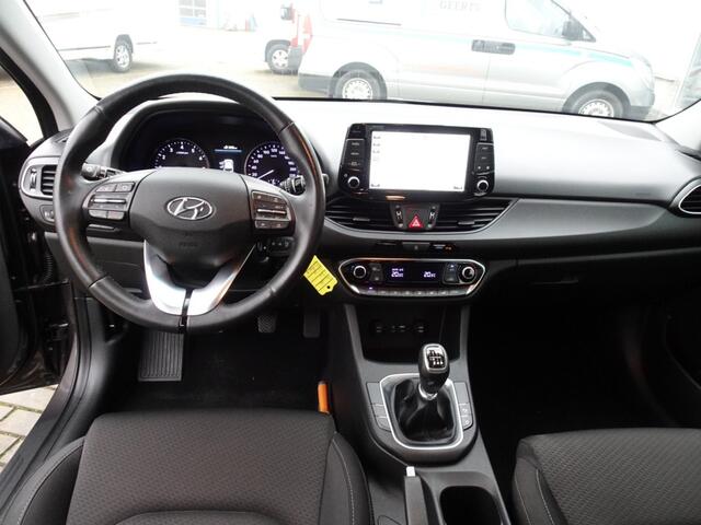 Hyundai I 30 1.4 T-GDI 140 pk Comfort Camera/PDC/Navi/18 inch