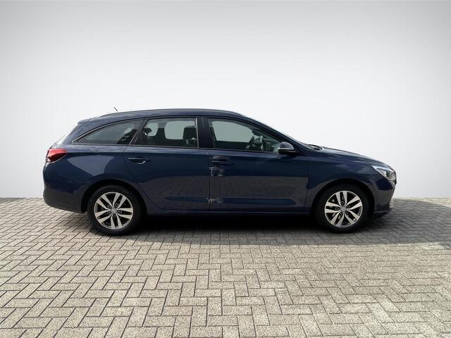 Hyundai I 30 Wagon 1.0 T-GDI i-Motion | Airconditioning | LM Velgen | Cruise Control | Park. Sensor | Radio-MP3 Speler | Rijklaarprijs!
